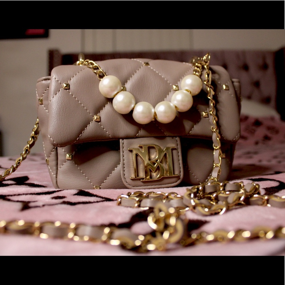 Cuuute pearl shoulder bag🤍✨